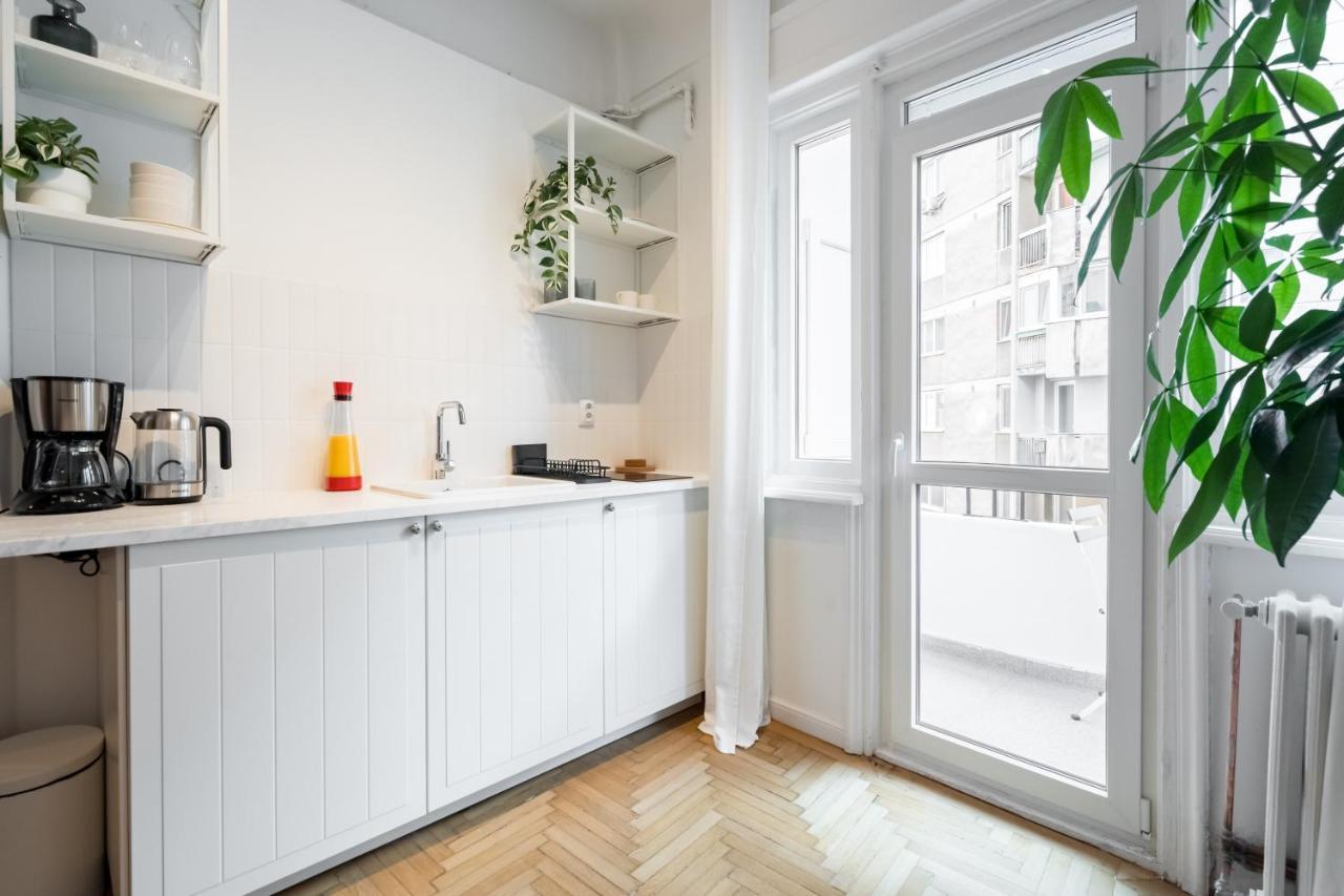 Cismigiu Serenity: 1Br Flat With Scenic Balcony Bucareste Exterior foto