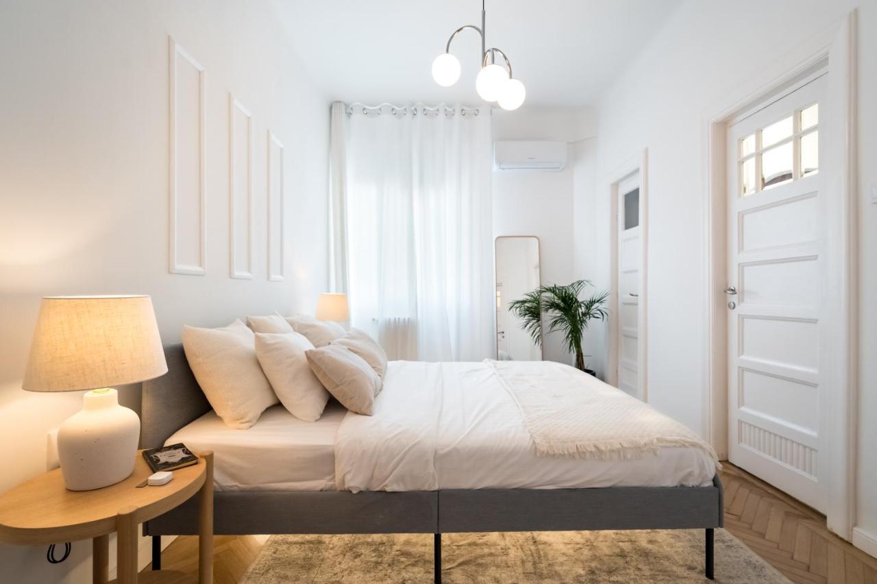 Cismigiu Serenity: 1Br Flat With Scenic Balcony Bucareste Exterior foto