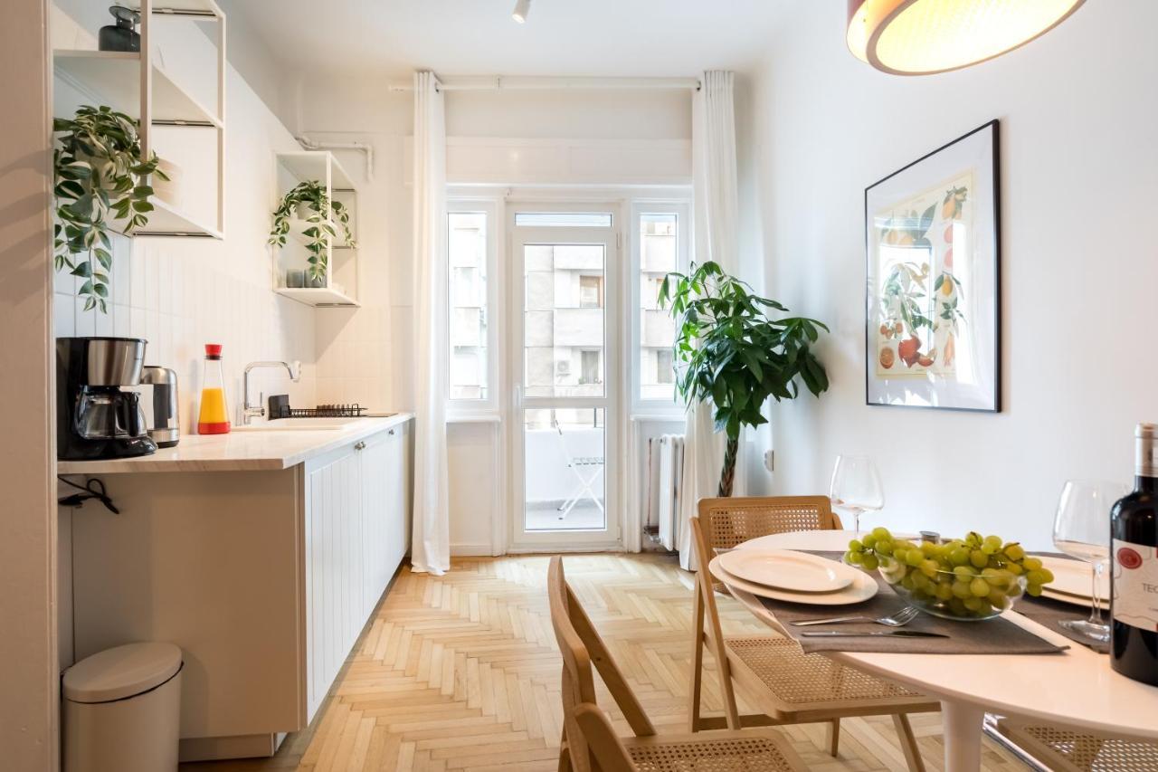 Cismigiu Serenity: 1Br Flat With Scenic Balcony Bucareste Exterior foto