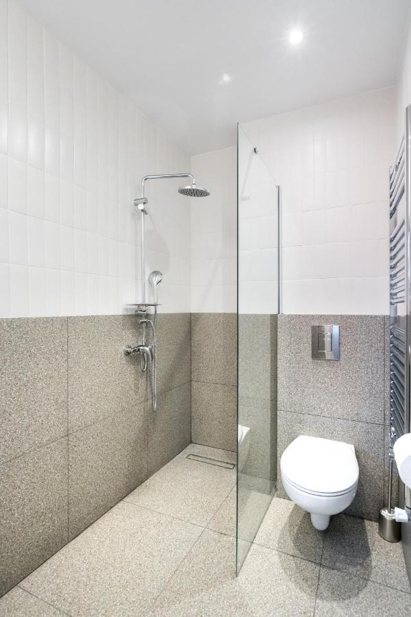 Cismigiu Serenity: 1Br Flat With Scenic Balcony Bucareste Exterior foto