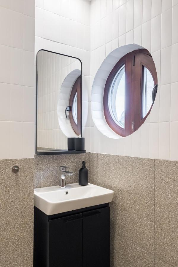 Cismigiu Serenity: 1Br Flat With Scenic Balcony Bucareste Exterior foto