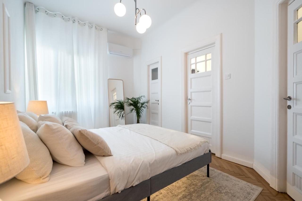 Cismigiu Serenity: 1Br Flat With Scenic Balcony Bucareste Exterior foto
