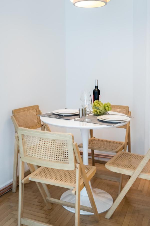 Cismigiu Serenity: 1Br Flat With Scenic Balcony Bucareste Exterior foto