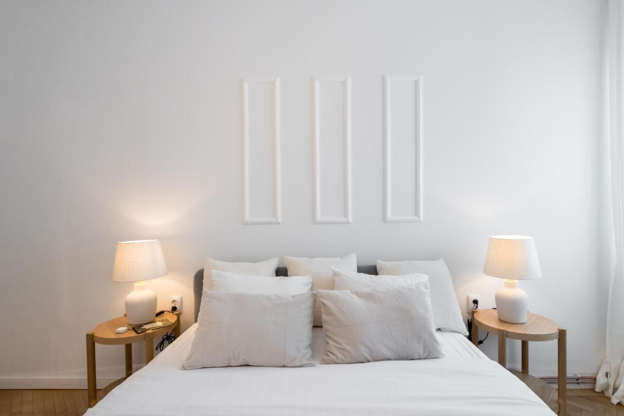 Cismigiu Serenity: 1Br Flat With Scenic Balcony Bucareste Exterior foto