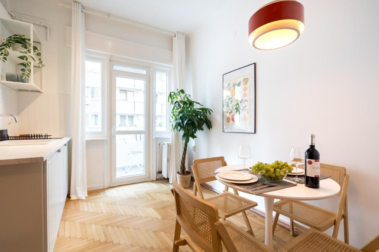 Cismigiu Serenity: 1Br Flat With Scenic Balcony Bucareste Exterior foto