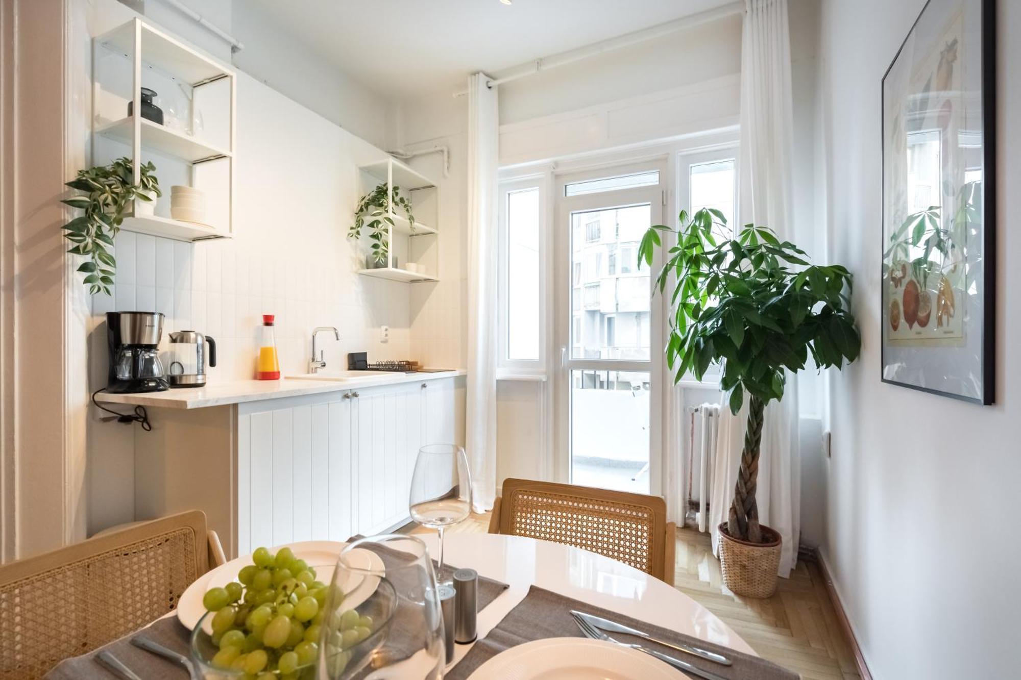 Cismigiu Serenity: 1Br Flat With Scenic Balcony Bucareste Exterior foto