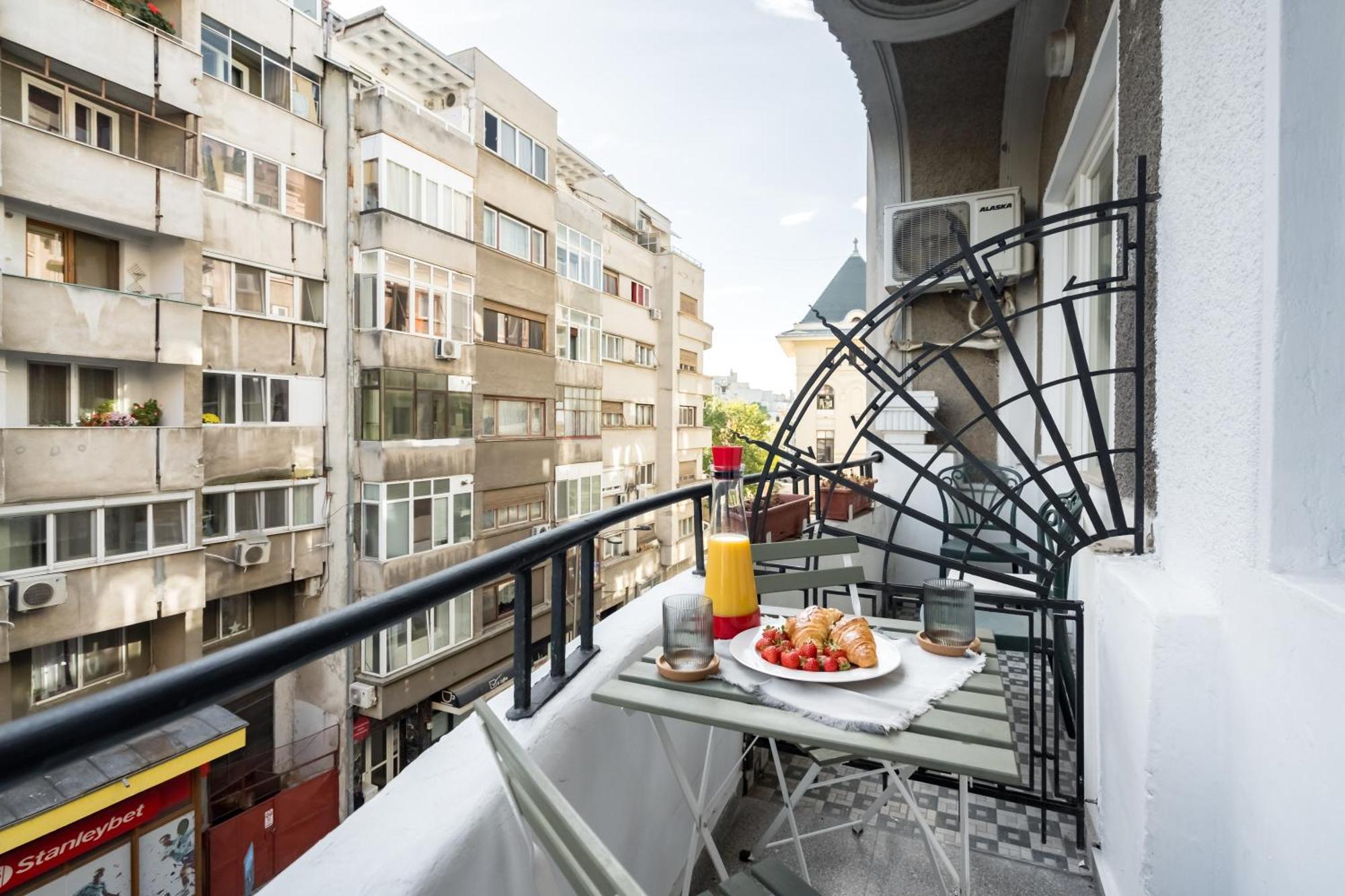 Cismigiu Serenity: 1Br Flat With Scenic Balcony Bucareste Exterior foto